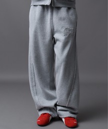 SEQUENZ（シークエンズ）の「【SEQUENZ（シークエンズ）】APPLIQUE APPLIQUE FADE SWEAT PANTS（スウェットパンツ）」