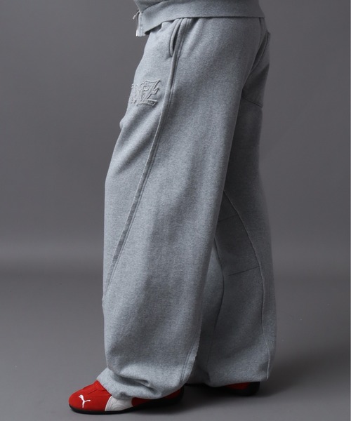SEQUENZ(シークエンズ)の「【SEQUENZ(シークエンズ)】APPLIQUE APPLIQUE FADE SWEAT PANTS(スウェットパンツ・メンズ・ブラウン/レッド/グレー/ブルー/ブラック・S/M/L)」の17枚目の写真