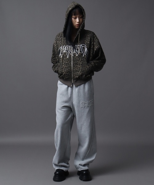 SEQUENZ(シークエンズ)の「【SEQUENZ(シークエンズ)】APPLIQUE APPLIQUE FADE SWEAT PANTS(スウェットパンツ・メンズ・ブラウン/レッド/グレー/ブルー/ブラック・S/M/L)」の18枚目の写真