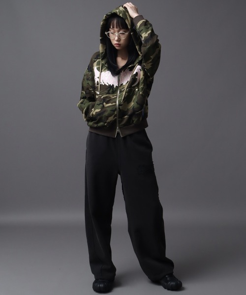 SEQUENZ(シークエンズ)の「【SEQUENZ(シークエンズ)】APPLIQUE APPLIQUE FADE SWEAT PANTS(スウェットパンツ・メンズ・ブラウン/レッド/グレー/ブルー/ブラック・S/M/L)」の7枚目の写真