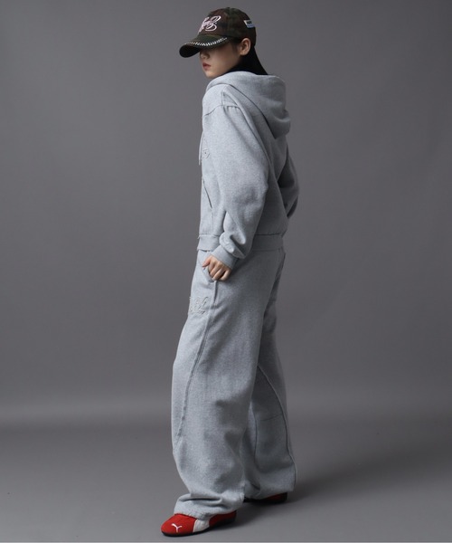 SEQUENZ(シークエンズ)の「【SEQUENZ(シークエンズ)】APPLIQUE APPLIQUE FADE SWEAT PANTS(スウェットパンツ・メンズ・ブラウン/レッド/グレー/ブルー/ブラック・S/M/L)」の15枚目の写真