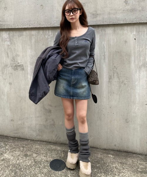 RAY CASSIN（レイカズン）の「ピグメントデニムミニスカート（スカート・レディース・ネイビー/ブルー/ブラウン/ブラック・M/L）」の16枚目の写真