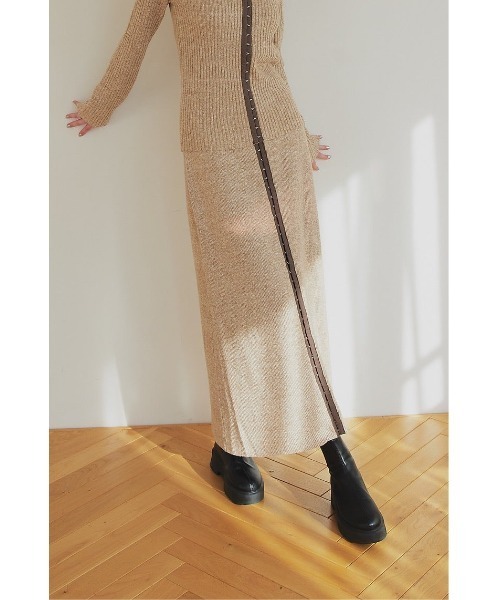 celon(セロン)の「hook rib knit skirt(スカート・レディース・アイボリー/チャコールグレー・FREE)」の1枚目の写真