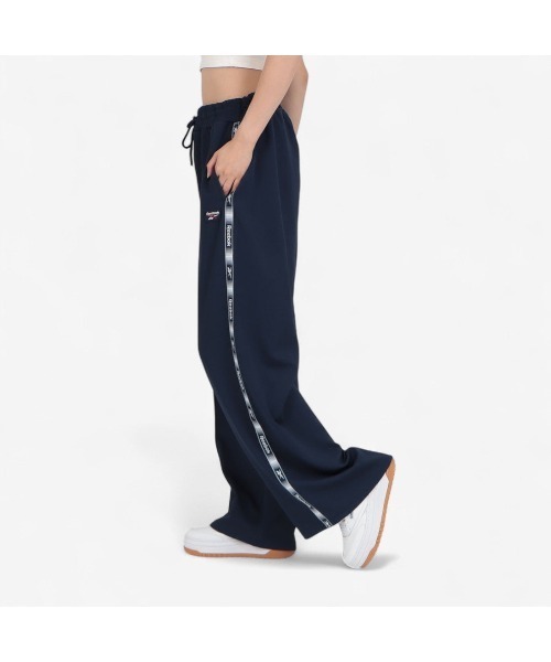 Reebok（リーボック）の「トラックパンツ / TAPED TRACK PANT（その他パンツ・レディース・ネイビー/クリアブルー・X-SMALL/SMALL/MEDIUM）」の14枚目の写真