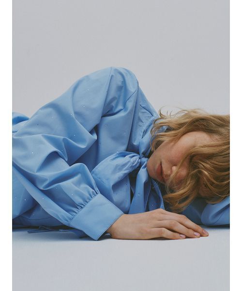 FURFUR（ファーファー）の「ビジュー付きボウタイブラウス（シャツ/ブラウス・レディース・ブルー/ブラック/ホワイト・F）」の7枚目の写真