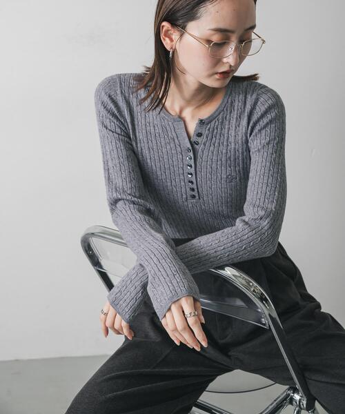 SENSE OF PLACE by URBAN RESEARCH（センスオブプレイスバイアーバンリサーチ）の「『洗濯可』シシュウヘンリーネックミニケーブルセーター（ニット/セーター・レディース・アイボリー/グレー/レッド/ネイビー・ONE）」の15枚目の写真