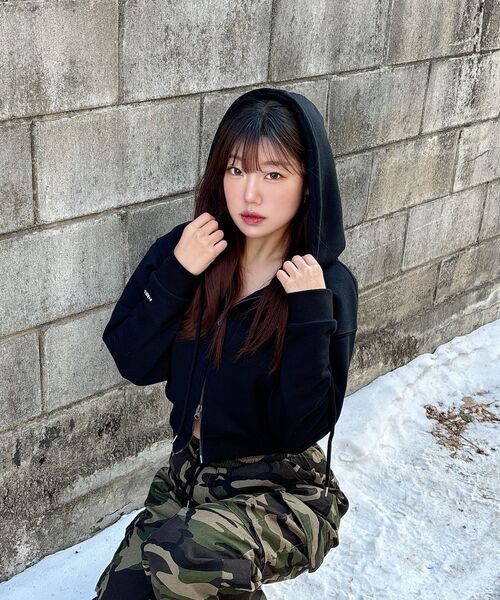 AVANDRESS(アバンドレス )の「AV LOGO CROP HOOD ZIP-UP BLACK(パーカー・レディース・その他・MEDIUM/SMALL)」の11枚目の写真