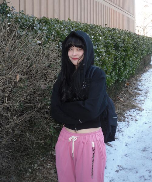 AVANDRESS(アバンドレス )の「AV LOGO CROP HOOD ZIP-UP BLACK(パーカー・レディース・その他・MEDIUM/SMALL)」の14枚目の写真