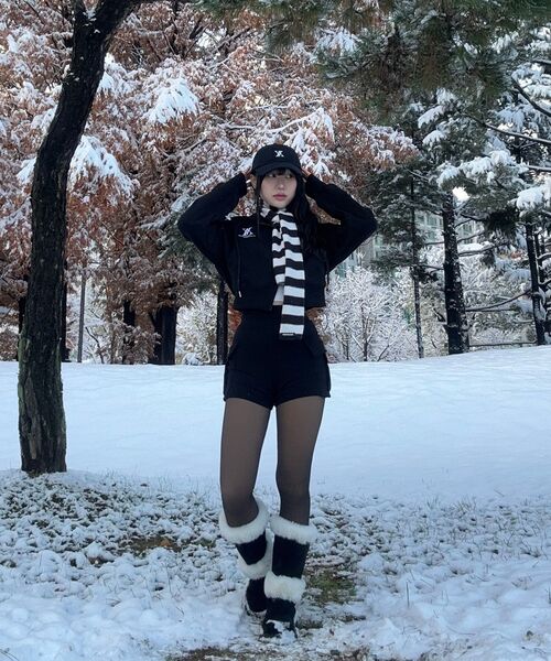 AVANDRESS(アバンドレス )の「AV LOGO CROP HOOD ZIP-UP BLACK(パーカー・レディース・その他・MEDIUM/SMALL)」の17枚目の写真