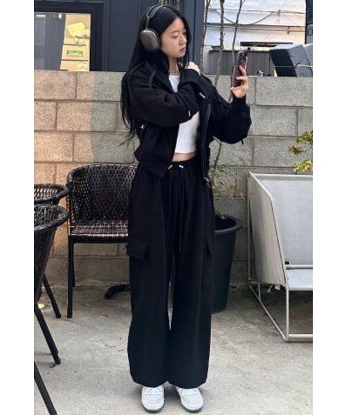 AVANDRESS(アバンドレス )の「AV LOGO CROP HOOD ZIP-UP BLACK(パーカー・レディース・その他・MEDIUM/SMALL)」の18枚目の写真