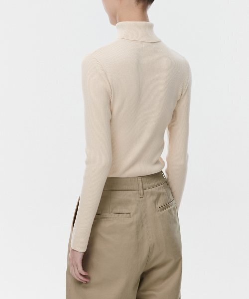 MUSINSA STANDARD WOMAN（ムシンサスタンダードウーマン）の「ウィメンズリブスリムタートルネックニット[エクリュ]（ニット/セーター・レディース・その他・SMALL/MEDIUM/LARGE/X-SMALL）」の11枚目の写真