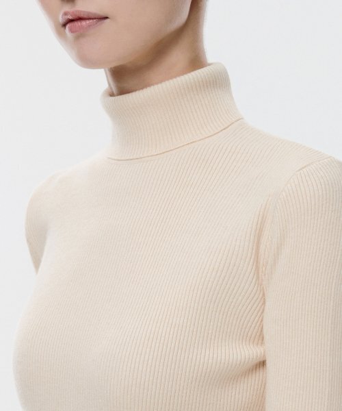 MUSINSA STANDARD WOMAN（ムシンサスタンダードウーマン）の「ウィメンズリブスリムタートルネックニット[エクリュ]（ニット/セーター・レディース・その他・SMALL/MEDIUM/LARGE/X-SMALL）」の10枚目の写真
