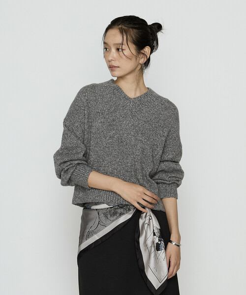 COMME CA（コムサ）の「和紙ブークレー Vネックプルオーバー（ニット/セーター・レディース・グレー/ラベンダー/ブラウン・11号/9号）」の4枚目の写真