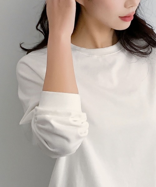 LOWO（ロワ）の「しっかり素材の大人ロンT｜前後差×スリットでおしゃれ見え レディース 長袖 無地（Tシャツ/カットソー・レディース・ブラック/チャコールグレー/オフホワイト/ネイビー/ボルドー/ブラウン・FREE）」の9枚目の写真