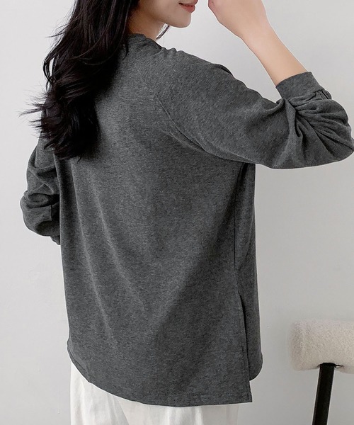 LOWO（ロワ）の「しっかり素材の大人ロンT｜前後差×スリットでおしゃれ見え レディース 長袖 無地（Tシャツ/カットソー・レディース・ブラック/チャコールグレー/オフホワイト/ネイビー/ボルドー/ブラウン・FREE）」の12枚目の写真