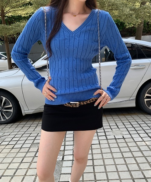 Aelina(エリナ)の「Vネックツイストパターンニットセーター(ニット/セーター・レディース・ベージュ/ネイビー/イエロー/ブルー・FREE)」の8枚目の写真