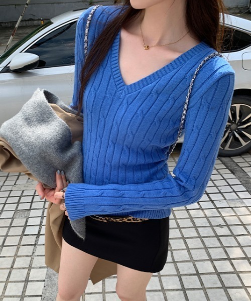 Aelina(エリナ)の「Vネックツイストパターンニットセーター(ニット/セーター・レディース・ベージュ/ネイビー/イエロー/ブルー・FREE)」の6枚目の写真