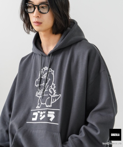JEANS MATE(ジーンズメイト)の「【GODZILLA/ゴジラ】ゴジラ キングギドラ オリジナルデザイン ビッグシルエット 裏起毛 プルオーバーパーカー フーディー ドロップショルダー オーバーサイズ(パーカー・メンズ・グレー系その他2/ブラック系その他/ブルー系その他2/ベージュ系その他・LARGE/MEDIUM/X-LARGE)」の2枚目の写真