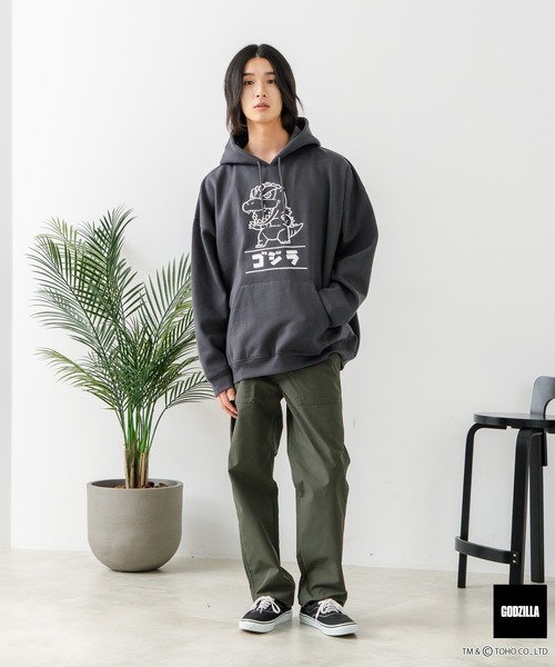 JEANS MATE(ジーンズメイト)の「【GODZILLA/ゴジラ】ゴジラ キングギドラ オリジナルデザイン ビッグシルエット 裏起毛 プルオーバーパーカー フーディー ドロップショルダー オーバーサイズ(パーカー・メンズ・グレー系その他2/ブラック系その他/ブルー系その他2/ベージュ系その他・LARGE/MEDIUM/X-LARGE)」の7枚目の写真