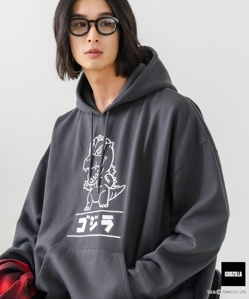 JEANS MATE(ジーンズメイト)の「【GODZILLA/ゴジラ】ゴジラ キングギドラ オリジナルデザイン ビッグシルエット 裏起毛 プルオーバーパーカー フーディー ドロップショルダー オーバーサイズ(パーカー・メンズ・グレー系その他2/ブラック系その他/ブルー系その他2/ベージュ系その他・LARGE/MEDIUM/X-LARGE)」の13枚目の写真