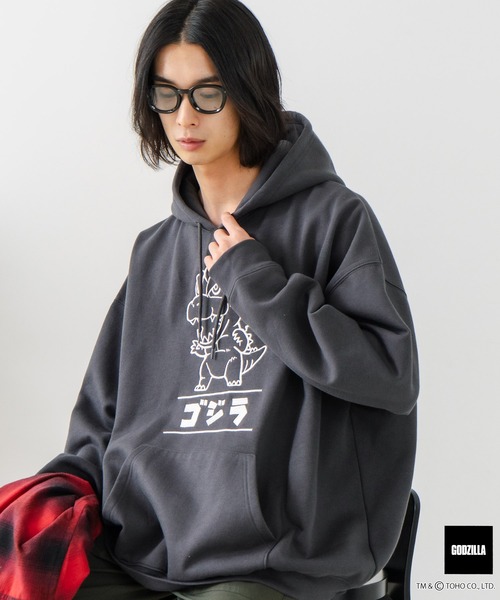 JEANS MATE(ジーンズメイト)の「【GODZILLA/ゴジラ】ゴジラ キングギドラ オリジナルデザイン ビッグシルエット 裏起毛 プルオーバーパーカー フーディー ドロップショルダー オーバーサイズ(パーカー・メンズ・グレー系その他2/ブラック系その他/ブルー系その他2/ベージュ系その他・LARGE/MEDIUM/X-LARGE)」の14枚目の写真