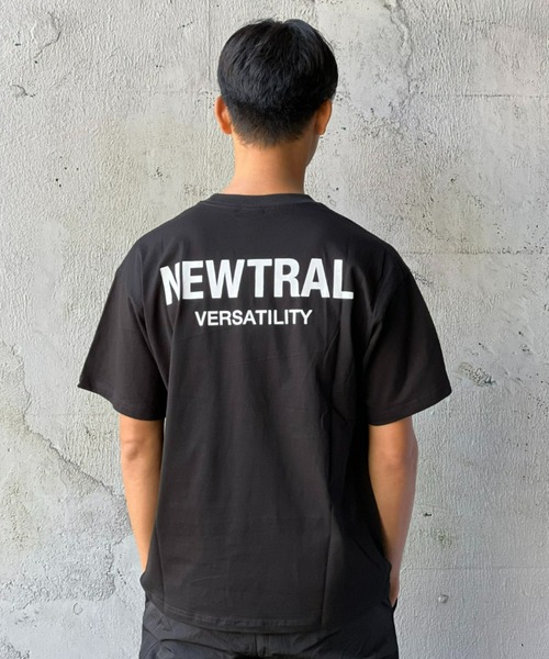 NEWTRAL（ニュートラル）の「【NEWTRAL】NEWTRAL_Logo Tee（Tシャツ/カットソー・メンズ・ブラック/ホワイト・MEDIUM/LARGE/X-LARGE）」の5枚目の写真