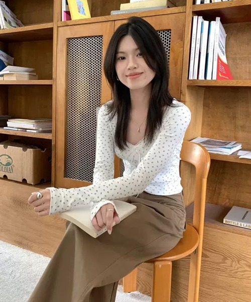 WESTSEA（ウエストシー）の「レース リボン フラワー柄 Vネック 長袖リブトップス 胸パッド付（Tシャツ/カットソー・レディース・ブラック/ホワイト/ピンク・FREE）」の20枚目の写真