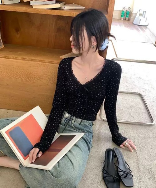 WESTSEA（ウエストシー）の「レース リボン フラワー柄 Vネック 長袖リブトップス 胸パッド付（Tシャツ/カットソー・レディース・ブラック/ホワイト/ピンク・FREE）」の5枚目の写真
