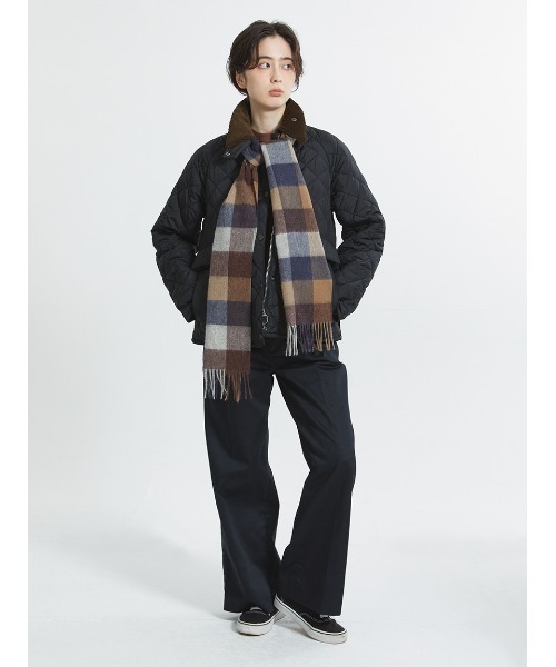 Barbour（バブアー）の「ラムズ ウール ブロックチェック マフラー（4色展開）（マフラー・メンズ・ブラウン/レッド/ベージュ/イエロー・ONE SIZE）」の9枚目の写真