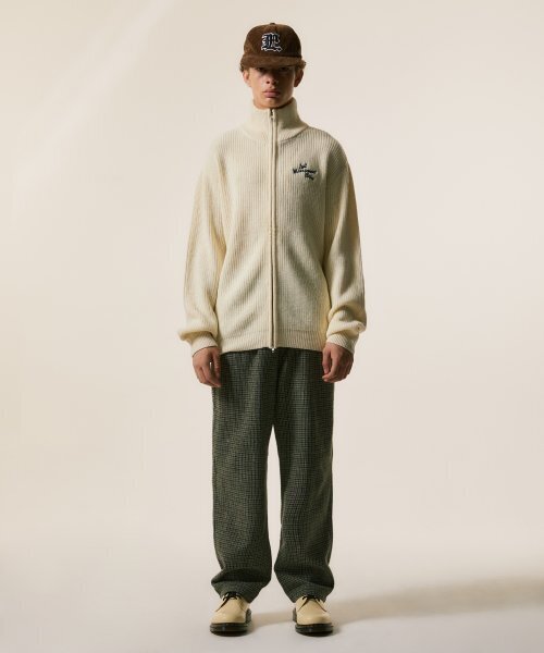 LMCの「SCRIPT HIGH NECK ZIP-UP KNIT CARDIGAN black(カーディガン/ボレロ・レディース・その他・LARGE/MEDIUM)」の2枚目の写真