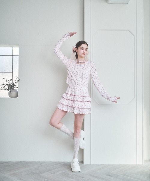 Lovilyn（ラヴィリン）の「ドーリーガーデン花柄セットアップ（カーディガン/ボレロ・レディース・ピンク/ブルー・FREE）」の3枚目の写真