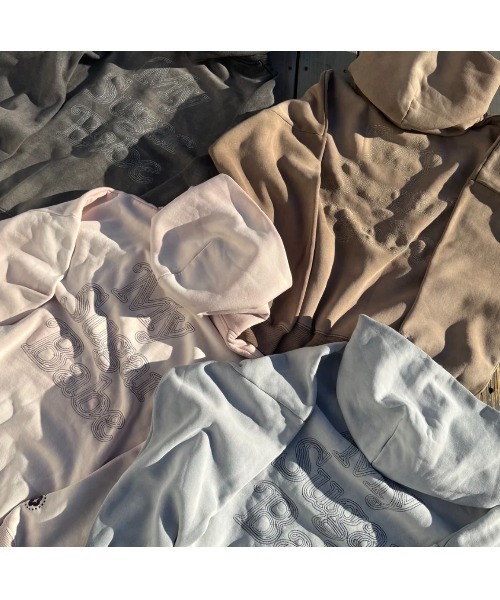 My sugar Babe（マイシュガーベイブ）の「pigment gradient hoodie（パーカー・メンズ・グレー/ブラック/ピンク/ダークブラウン・LARGE/MEDIUM）」の12枚目の写真