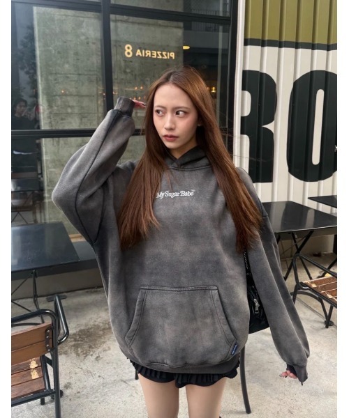 My sugar Babe（マイシュガーベイブ）の「pigment gradient hoodie（パーカー・メンズ・グレー/ブラック/ピンク/ダークブラウン・LARGE/MEDIUM）」の13枚目の写真