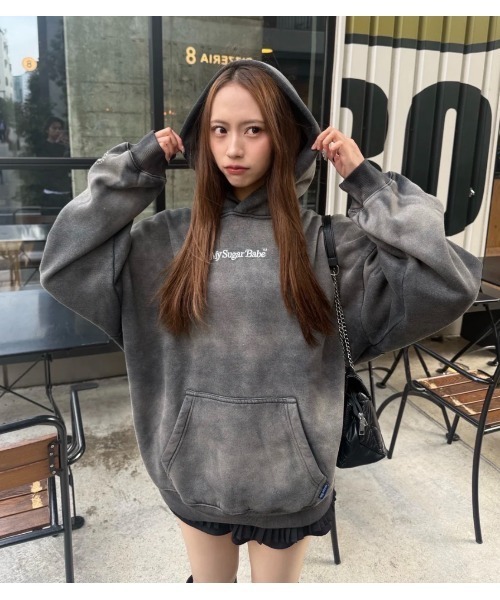 My sugar Babe（マイシュガーベイブ）の「pigment gradient hoodie（パーカー・メンズ・グレー/ブラック/ピンク/ダークブラウン・LARGE/MEDIUM）」の14枚目の写真