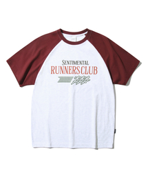 URBANSTOFF（アーバンストッフ）の「Runner's Club Logo Tee (Burgundy)（Tシャツ/カットソー・メンズ）」
