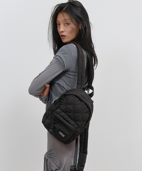 OJOS(オホス)の「Starquilt Padded Backpack S / Black(バックパック/リュック・レディース・その他・SMALL)」の1枚目の写真