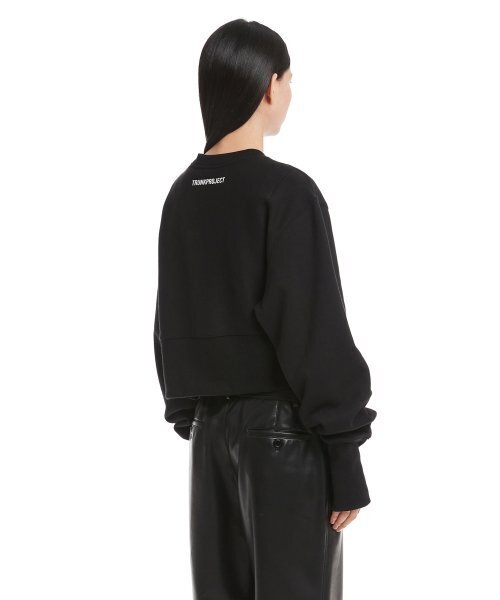 TRUNK PROJECT(トランクプロジェクト)の「Black T Logo Sweatshirt(スウェット・レディース・ブラック・SMALL/X-SMALL)」の2枚目の写真