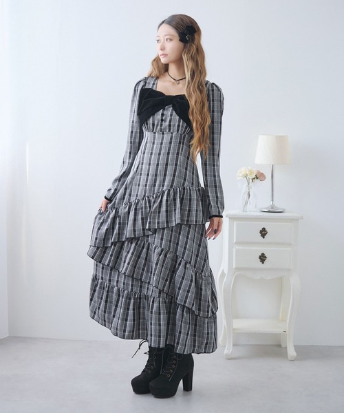 DearMyLoveRose(ディアマイラブローズ)の「ビッグリボンアシメフリルティアートワンピース【大きいサイズ有り】(ワンピース・レディース・ブラック/ブルーグレー・LL~3L/L~LL/M-L)」の6枚目の写真