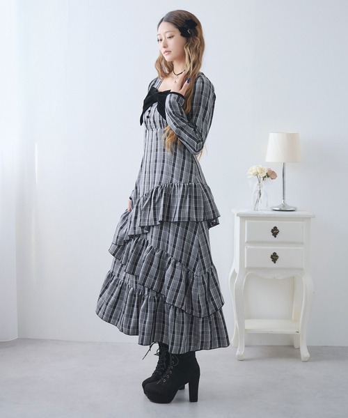 DearMyLoveRose(ディアマイラブローズ)の「ビッグリボンアシメフリルティアートワンピース【大きいサイズ有り】(ワンピース・レディース・ブラック/ブルーグレー・LL~3L/L~LL/M-L)」の8枚目の写真