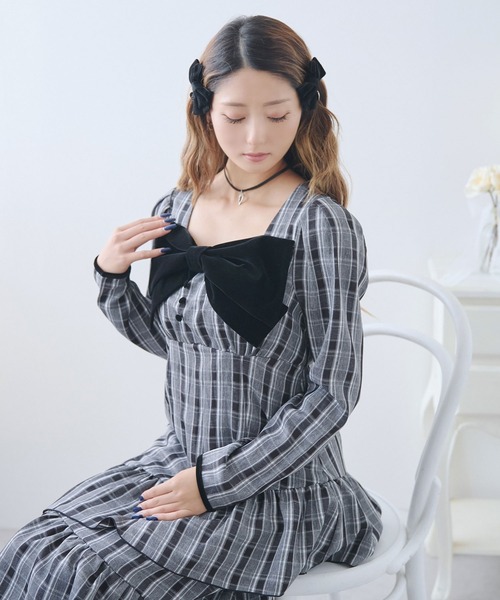 DearMyLoveRose(ディアマイラブローズ)の「ビッグリボンアシメフリルティアートワンピース【大きいサイズ有り】(ワンピース・レディース・ブラック/ブルーグレー・LL~3L/L~LL/M-L)」の9枚目の写真