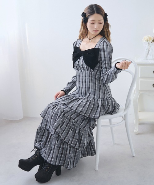 DearMyLoveRose(ディアマイラブローズ)の「ビッグリボンアシメフリルティアートワンピース【大きいサイズ有り】(ワンピース・レディース・ブラック/ブルーグレー・LL~3L/L~LL/M-L)」の10枚目の写真