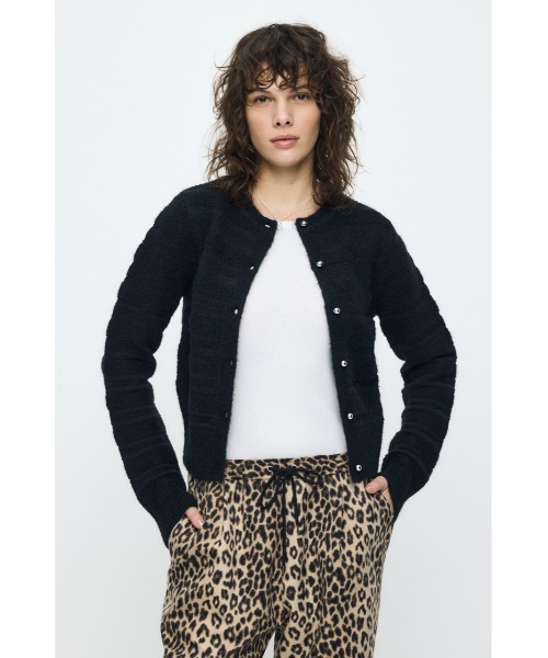 MOUSSY(マウジー)の「【26年SS新作】SHADOW STRIPE KNIT カーディガン(カーディガン/ボレロ・レディース・ホワイト系その他/ブラック/ライトブルー/オフホワイト・FREE)」の4枚目の写真