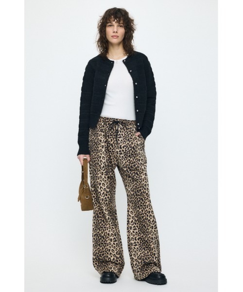 MOUSSY(マウジー)の「【26年SS新作】SHADOW STRIPE KNIT カーディガン(カーディガン/ボレロ・レディース・ホワイト系その他/ブラック/ライトブルー/オフホワイト・FREE)」の6枚目の写真