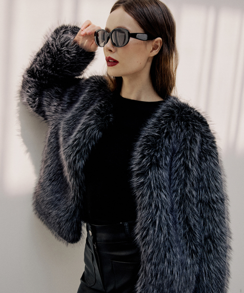 AHRE(アフレ)の「Rive Over Faux Fur Jacket_BLACK(ムートンコート・レディース・その他・FREE)」の3枚目の写真
