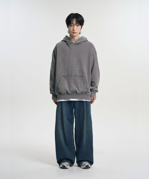 MOOVN（ムブン）の「オーバーサイズピグメントスウェットフードパーカーカーキグレー（パーカー・メンズ・グレー・MEDIUM/LARGE/X-LARGE）」の3枚目の写真