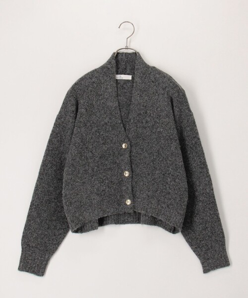 fredy couleur（フレディクルール）の「FOXタッチVネックカーディガン（ニット/セーター・レディース・チャコールグレー/アイボリー/ピンク・38）」の2枚目の写真