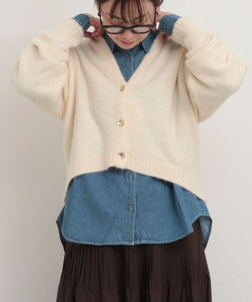 fredy couleur（フレディクルール）の「FOXタッチVネックカーディガン（ニット/セーター・レディース・チャコールグレー/アイボリー/ピンク・38）」の13枚目の写真