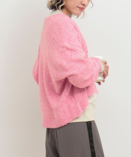 fredy couleur（フレディクルール）の「FOXタッチVネックカーディガン（ニット/セーター・レディース・チャコールグレー/アイボリー/ピンク・38）」の17枚目の写真