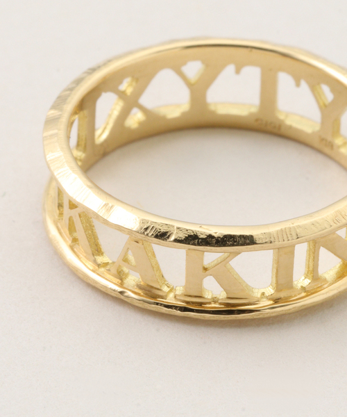 IENA(イエナ)の「GIGI/ジジ Inscription ring リング A10009(リング・レディース・ゴールド・11)」の4枚目の写真