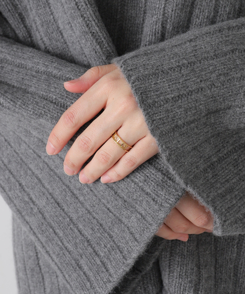 IENA(イエナ)の「GIGI/ジジ Inscription ring リング A10009(リング・レディース・ゴールド・11)」の6枚目の写真